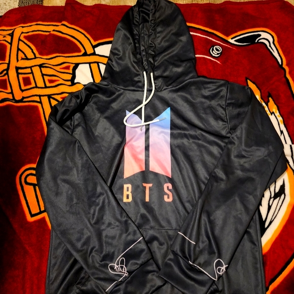 Womens BTS Hoodie - Picture 1 of 2